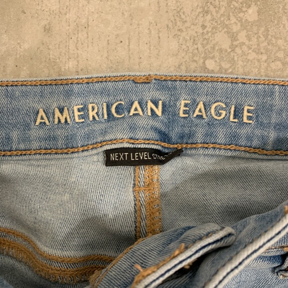 Women’s American Eagle Flare Jeans - Picture 4 of 5